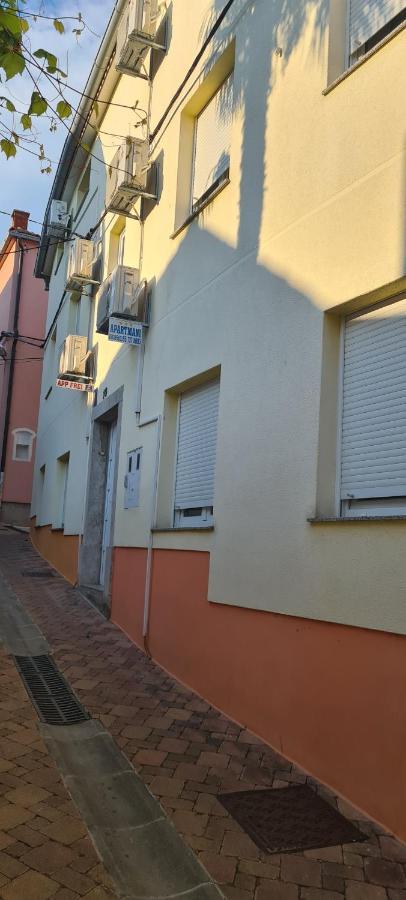 Apartmani Luka Crikvenica Eksteriør billede